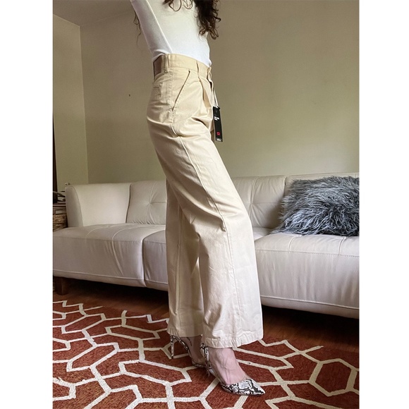 Levi’s High Loose Khaki Pants - Size 25x30 - Picture 3 of 6